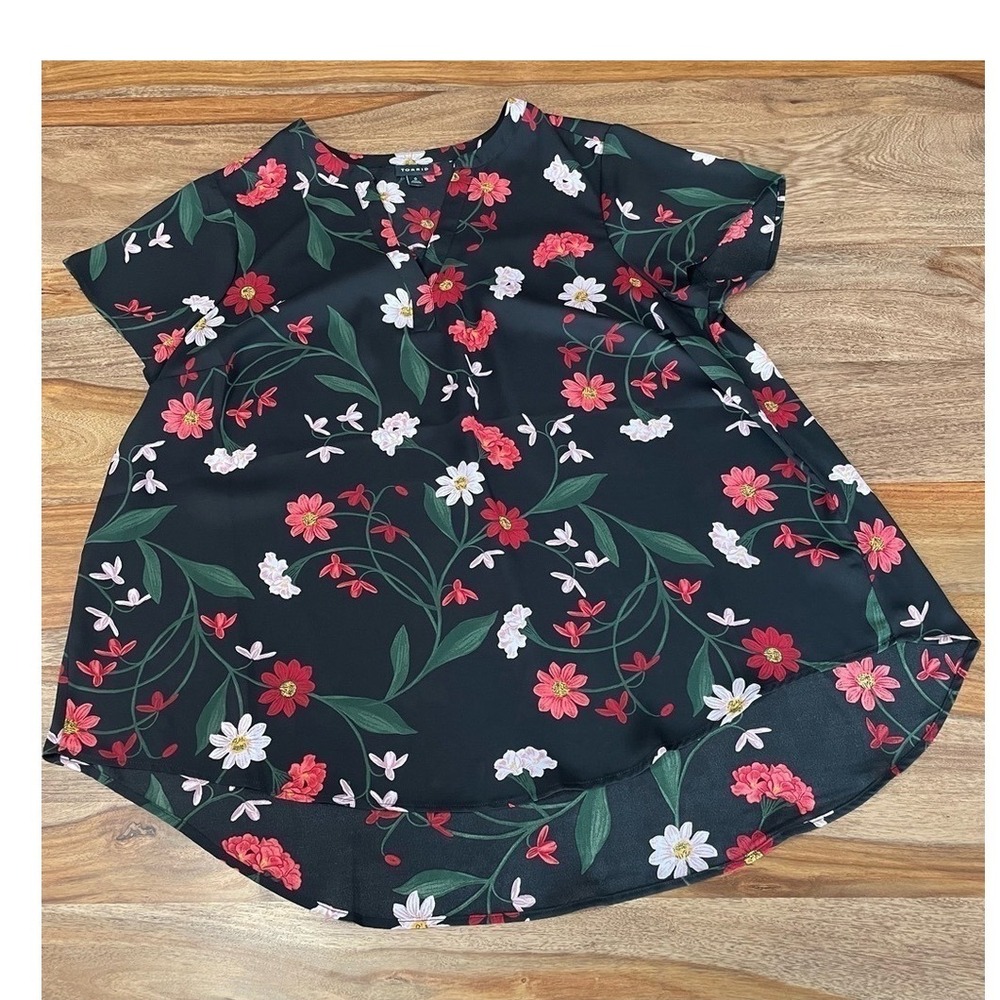 Torrid Floral V-Neck Blouse Size L Black Red White Short Sleeve High-Low Top - Picture 1 of 10